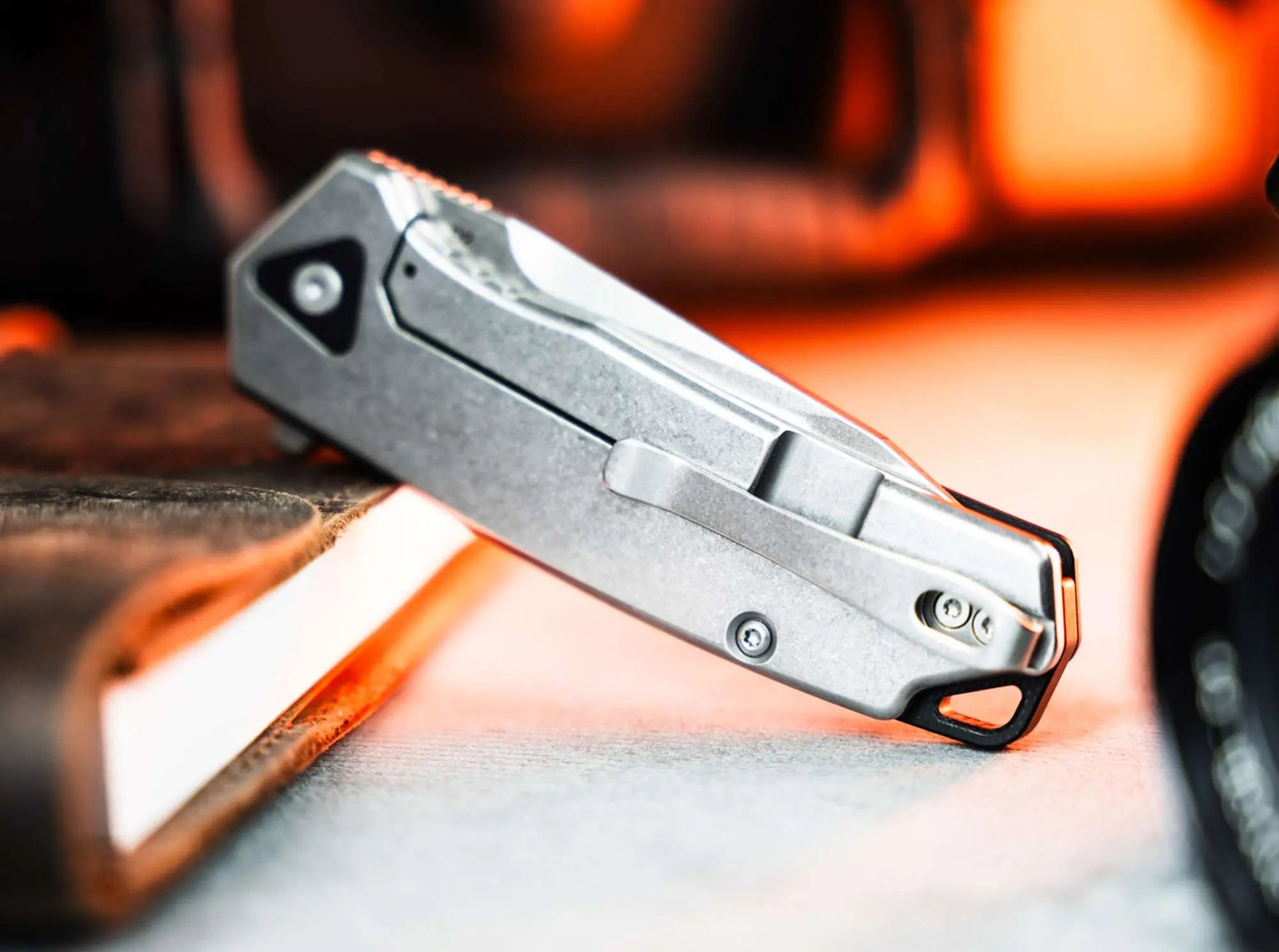Böker Plus Gemtek Black G10 – EDC Taschenmesser mit D2-Klinge, Framelock & Deep-Carry Clip Böker Plus