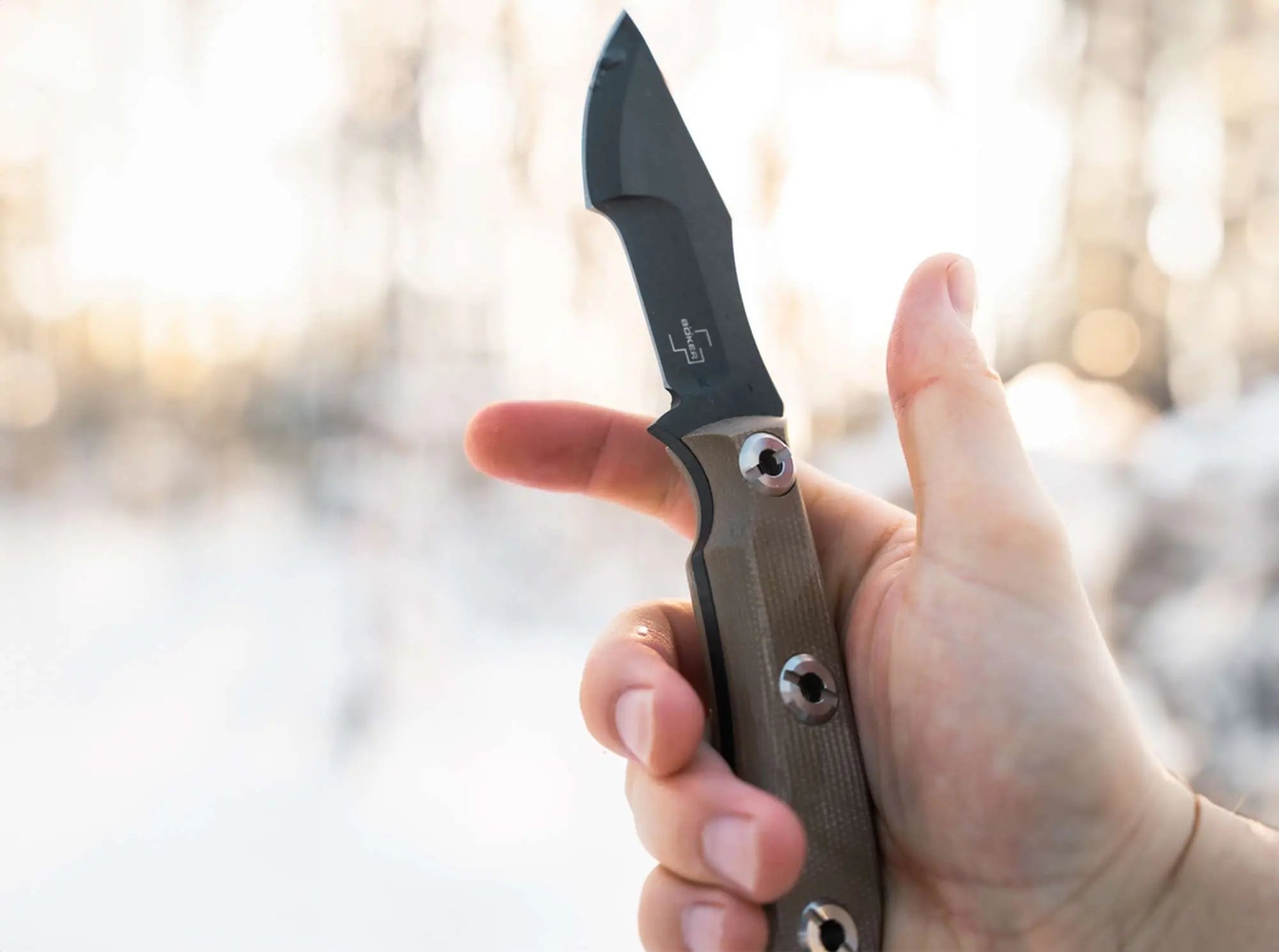 Böker Plus Micro Tracker 2.0 – Kompaktes Bushcraft- und Outdoor-Messer aus 1095 Stahl mit Micarta-Griff & Kydexscheide Böker Plus
