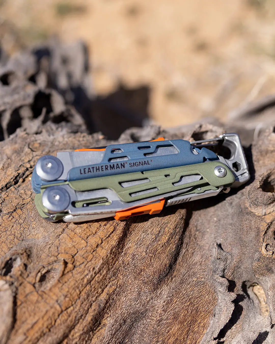 Leatherman Signal® Tundrascape Multi-Tool – Outdoor-Multitool mit 19 Funktionen, Feuerstarter & Signalpfeife Leatherman