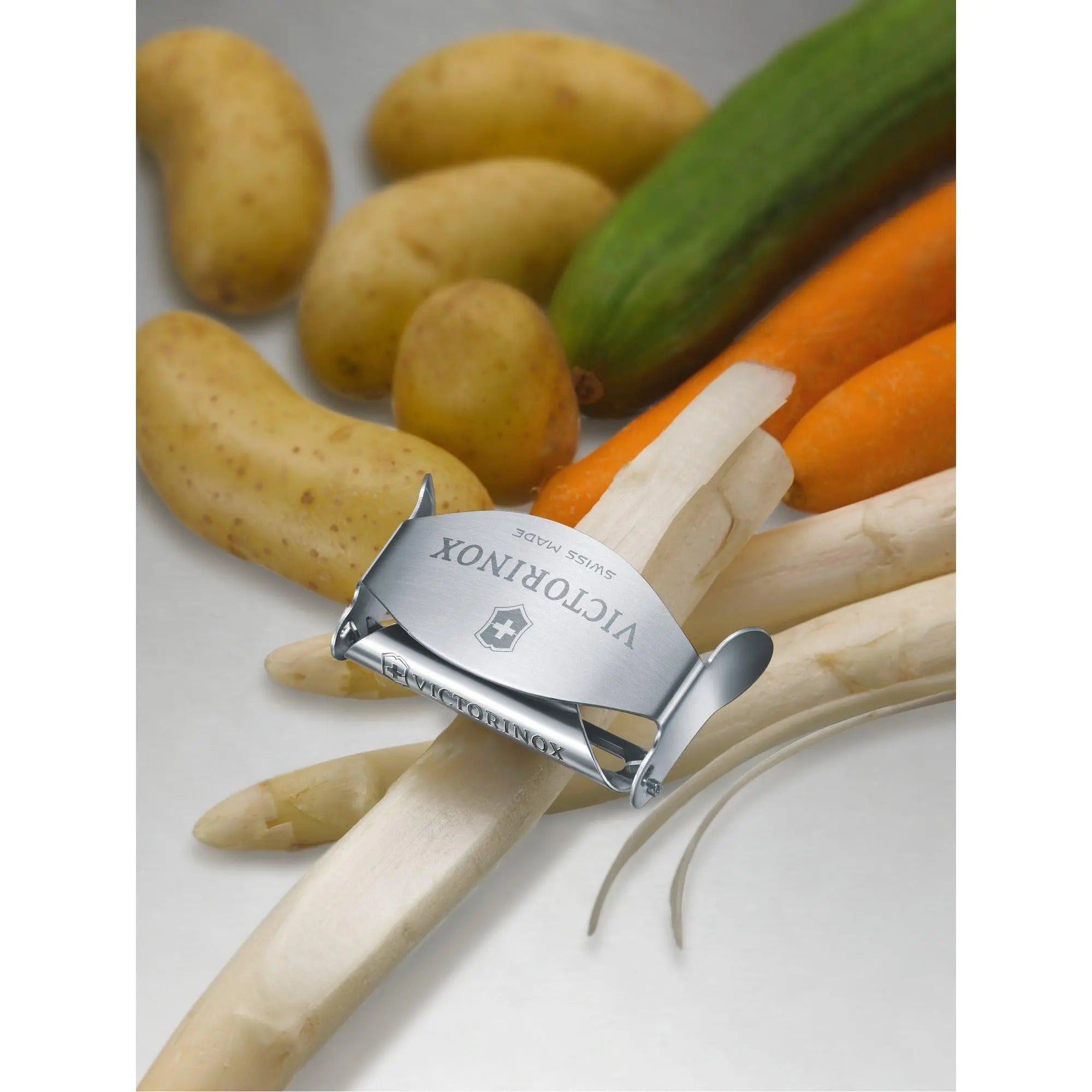 Victorinox Sparschäler 7.6074 kompaktes Design und leicht zu reinigen Victorinox