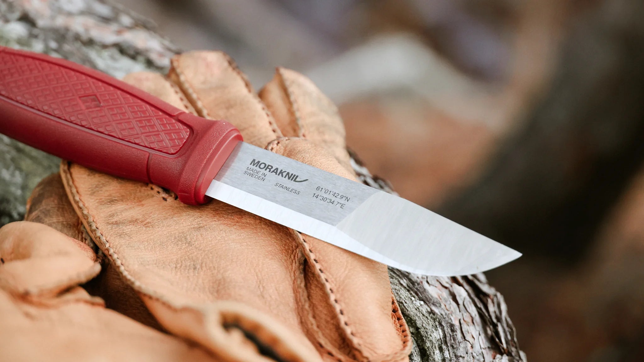 Morakniv Kansbol (S) Dala Red – Outdoor Messer mit 12C27 Stahl & Firesteel-kompatiblem Rücken Morakniv