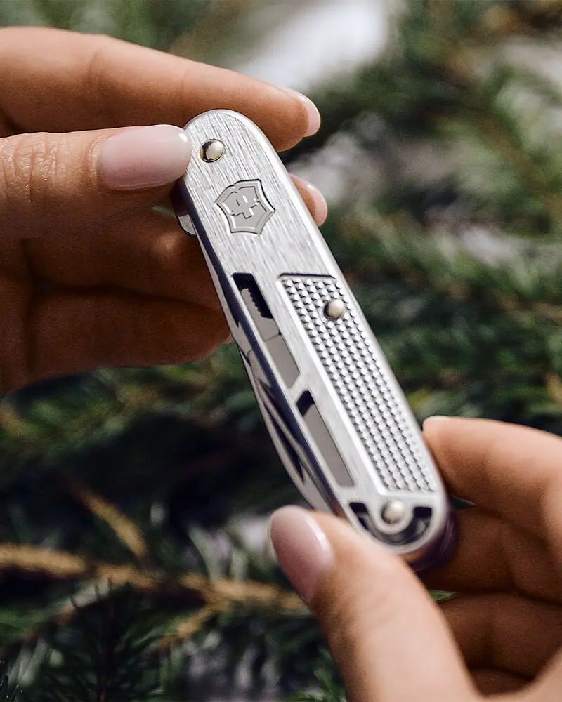 Victorinox Synergy X Alox 93mm – Rot, Silber oder Dunkelblau – 10 Funktionen Victorinox