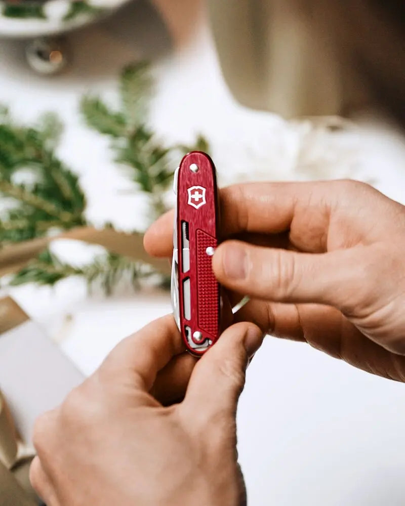 Victorinox Synergy X Alox 93mm – Rot, Silber oder Dunkelblau – 10 Funktionen Victorinox