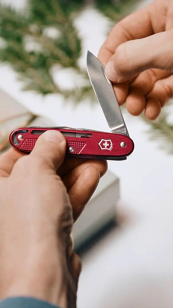 Victorinox Synergy X Alox 93mm – Rot, Silber oder Dunkelblau – 10 Funktionen Victorinox