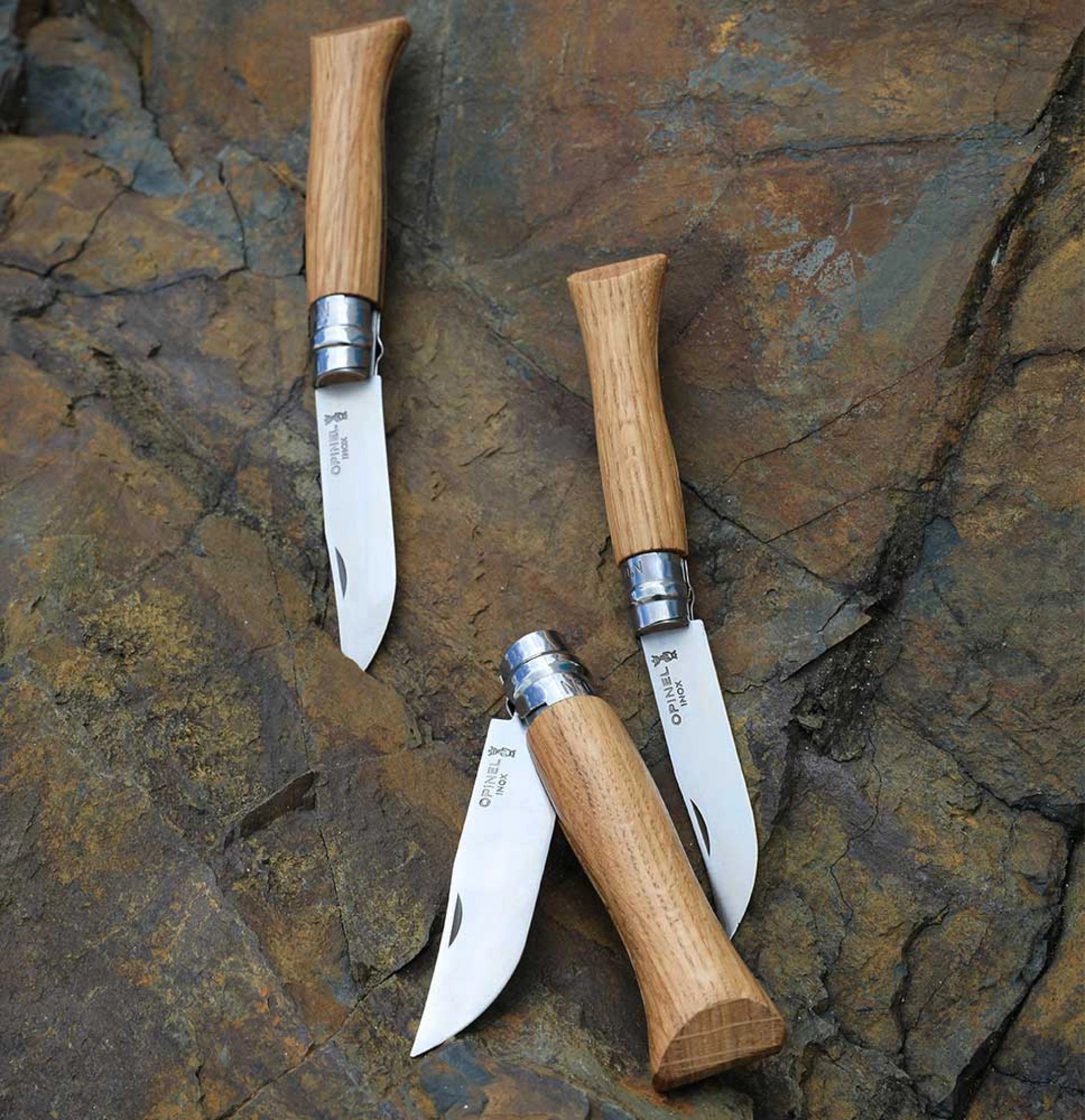 Opinel N°08 Eiche – Zeitloses Taschenmesser mit Edelstahlklinge & Griff aus französischer Eiche Opinel