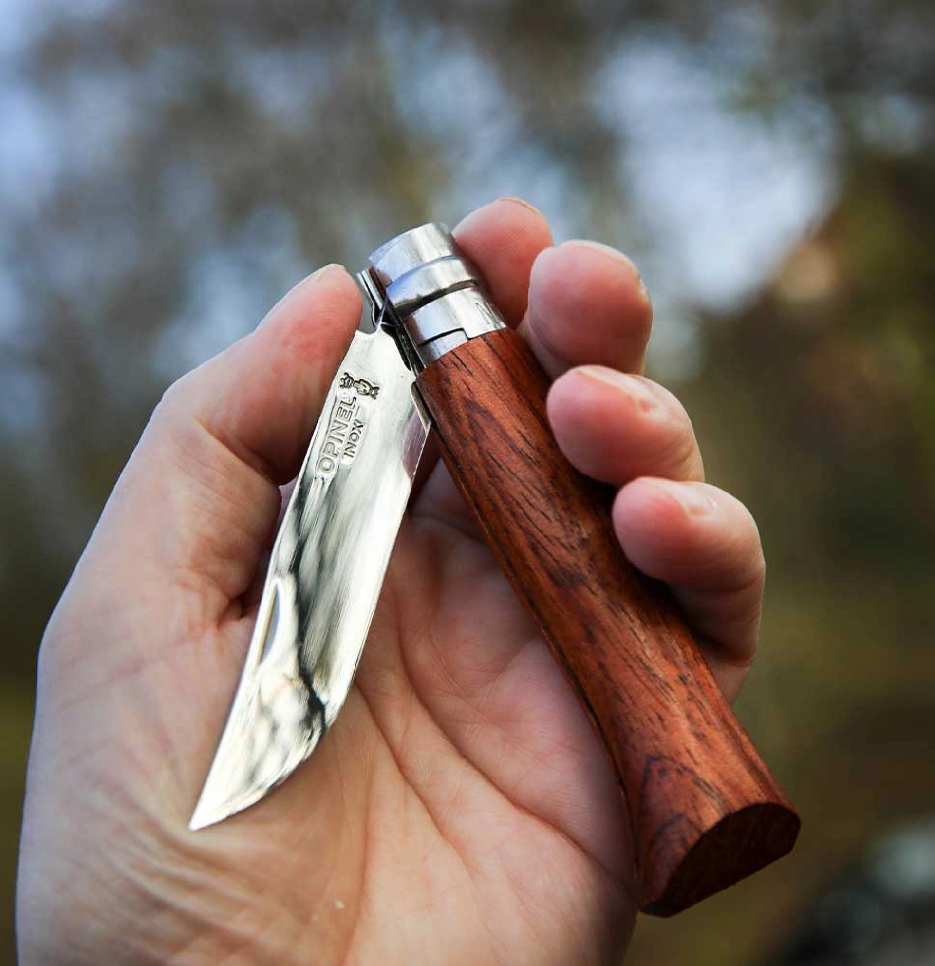 Opinel N°08 Luxus Padouk – Edles Taschenmesser mit spiegelpolierter Edelstahlklinge & Padouk-Holzgriff Opinel