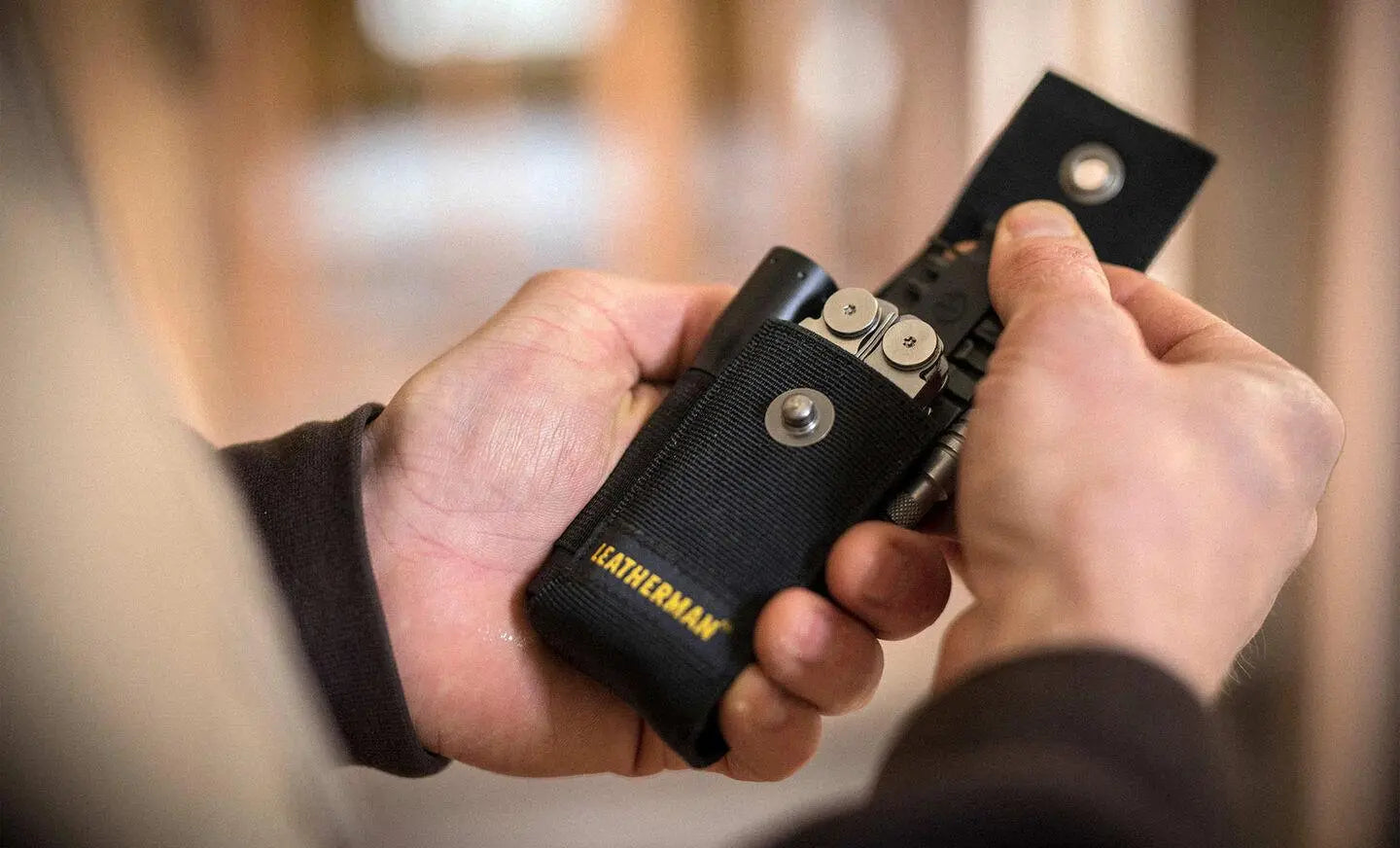 Leatherman NYLON HOLSTER MIT TASCHEN Größe M oder L Leatherman