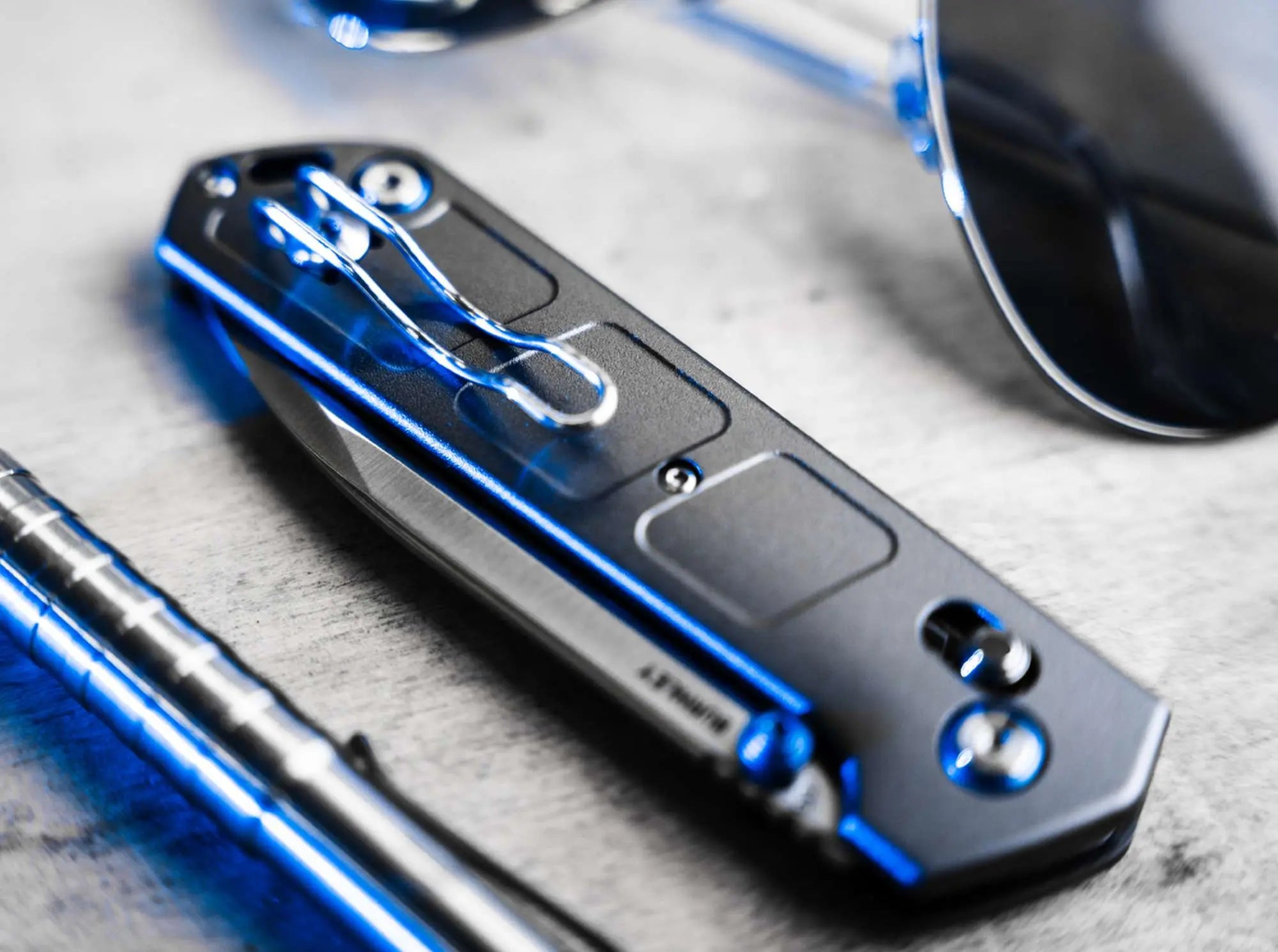 Böker Plus Kihon DC Alu – EDC Taschenmesser mit Nitro-V Klinge, Crossbar Lock & Aluminiumgriff Böker Plus