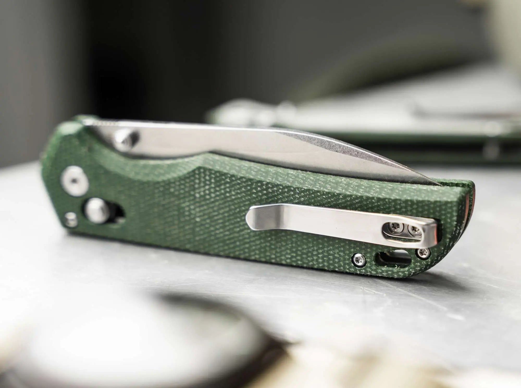 Böker Plus Modern Exskelibur – Crossbar Lock am Griff
