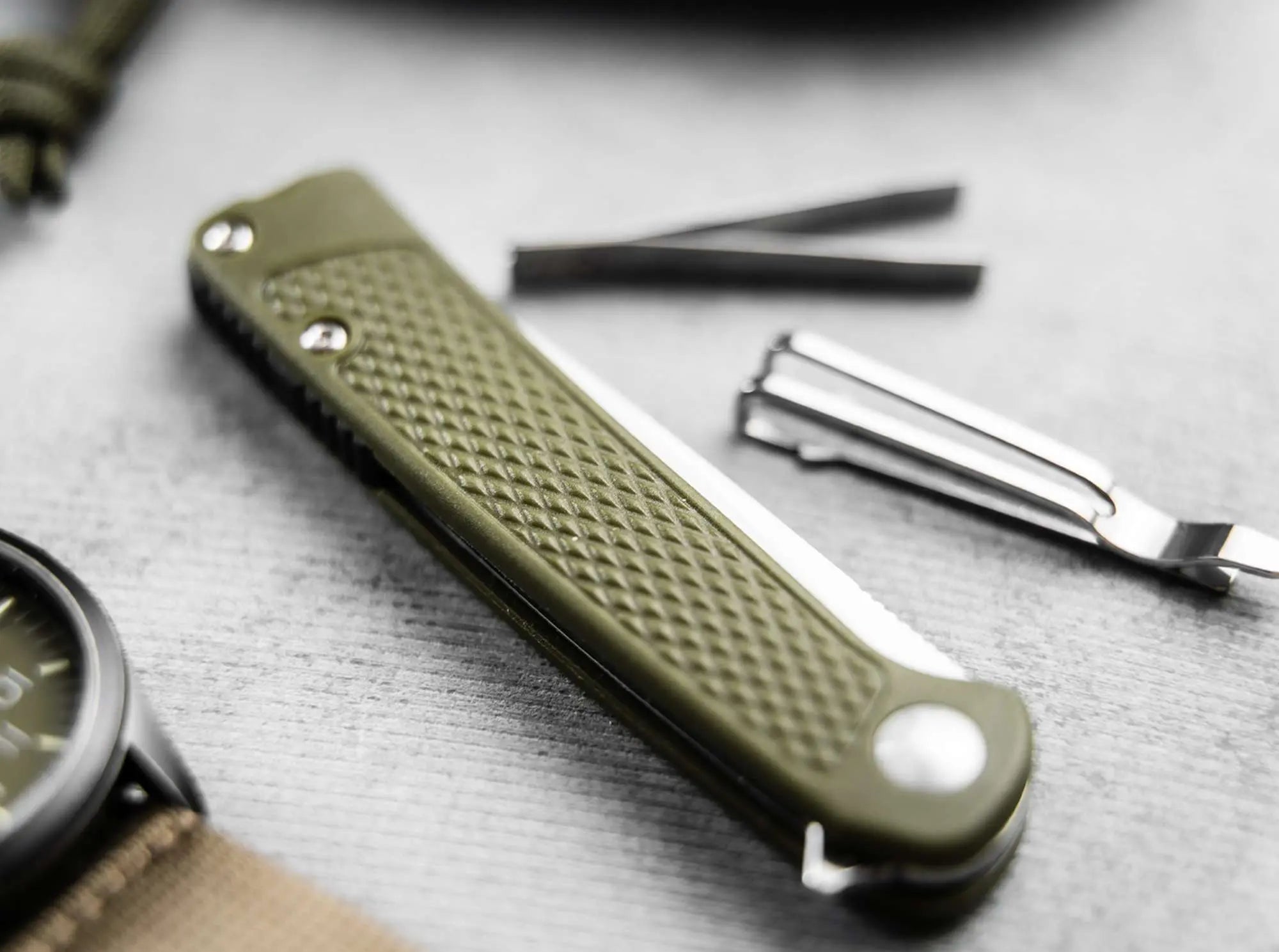 Böker Plus Fire Ant Green – ultraleichtes §42a-konformes EDC-Taschenmesser Böker Plus