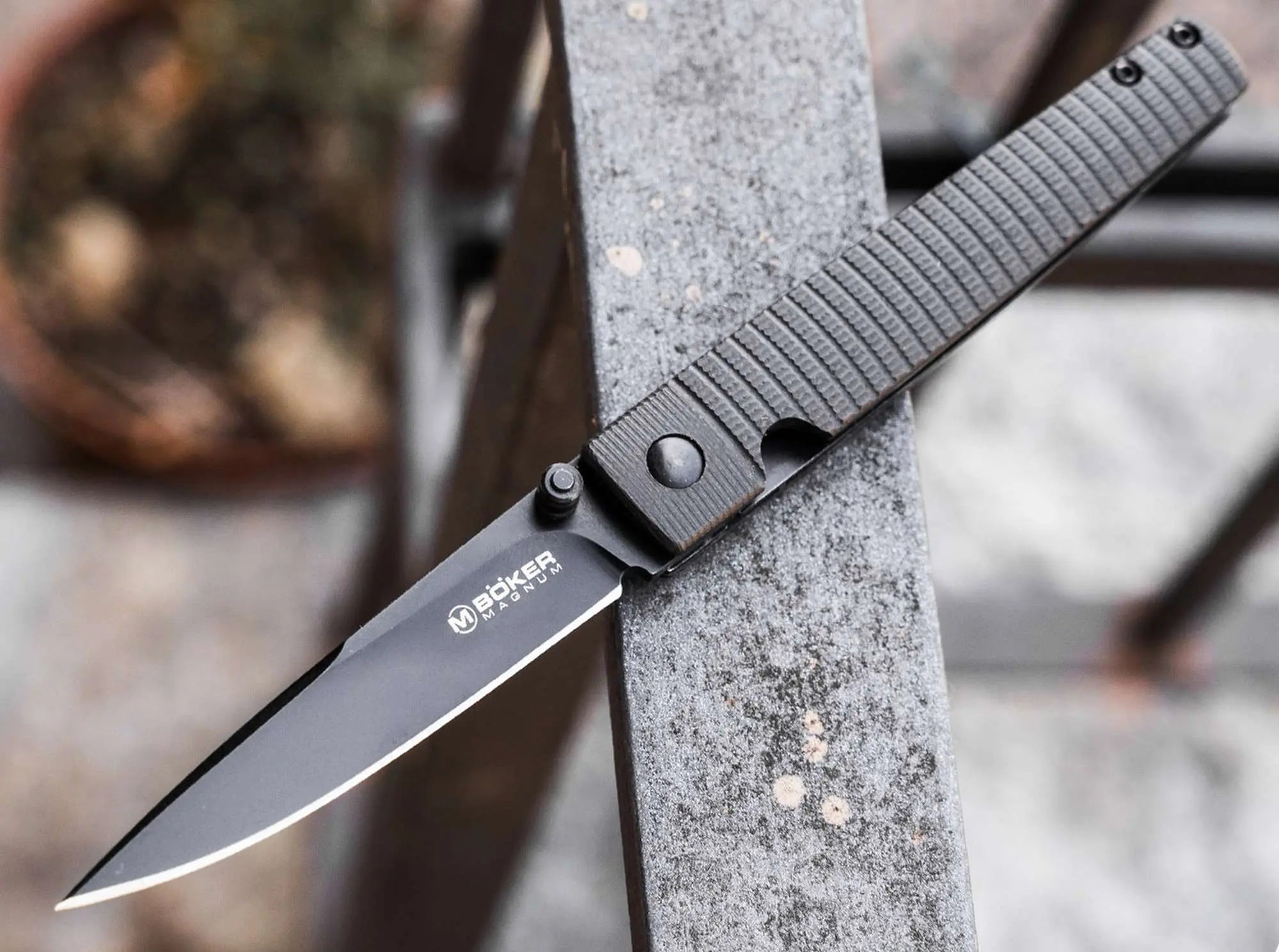Böker Magnum Stereo G10 Linerlock 440A Droppoint Messer Schwarz Gentleman Tactical Böker Plus