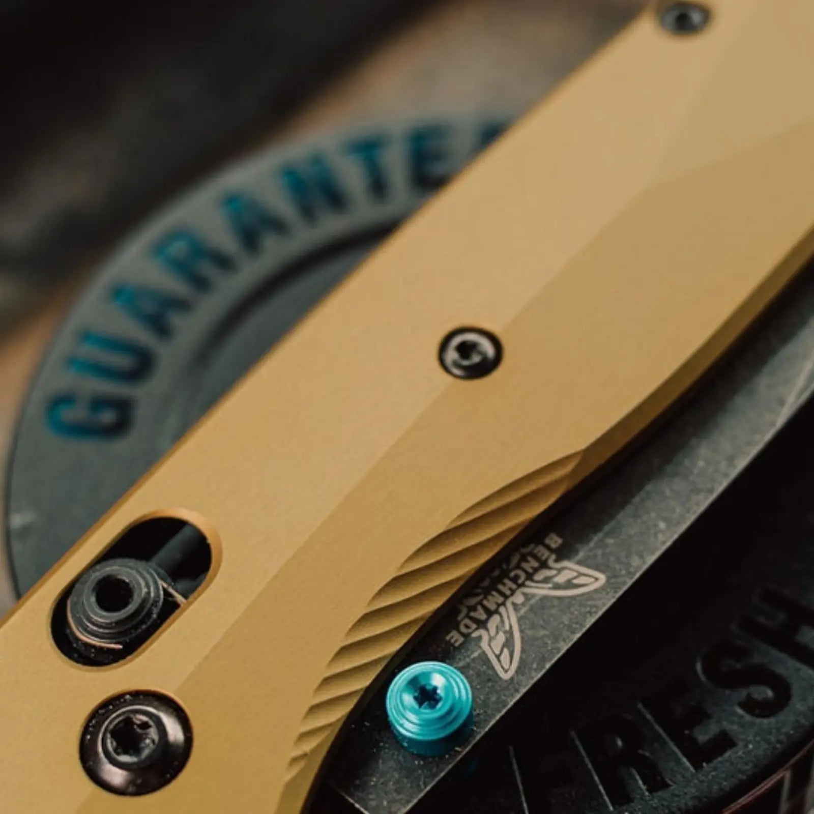 Benchmade 535BK-07 Bugout – Burnt Brass Aluminium, M390, AXIS Lock Benchmade