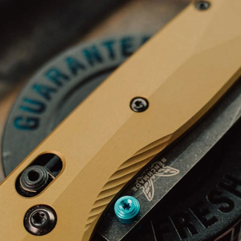 Benchmade 535BK-07 Bugout – Burnt Brass Aluminium, M390, AXIS Lock Benchmade