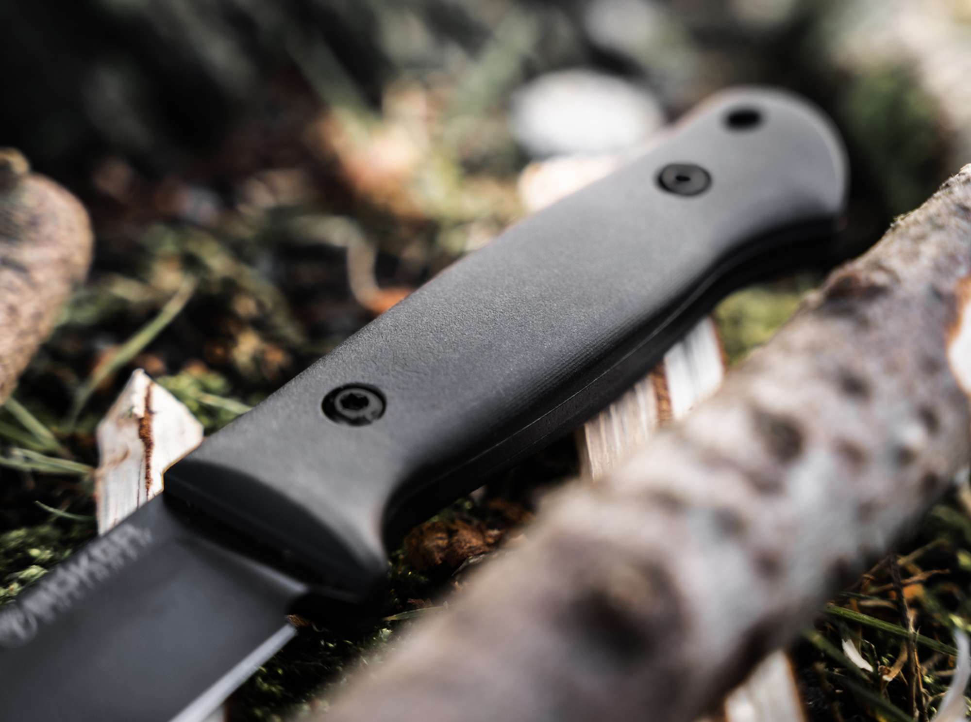 Böker DBK Bushfriend 2000 Allblack – Robustes Bushcraft Messer mit 80CrV2-Klinge & Richlite-Griff