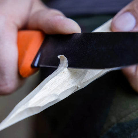 Peltonen M95 Ranger Sissipuukko Orange – Survivalmesser mit Teflon-Klinge und Kunststoffscheide