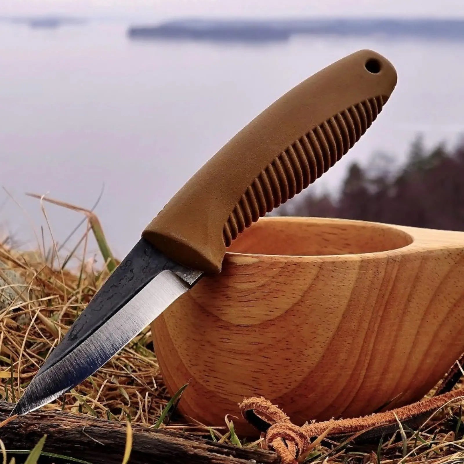 Peltonen Pikkusissi M23 Coyote – Neck Knife mit Kydexscheide