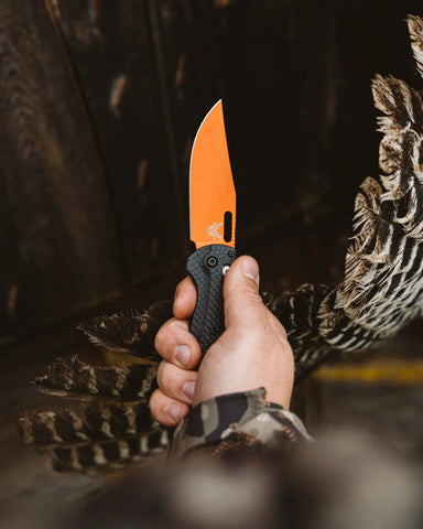Benchmade 15535OR-01 Taggedout CPM-MagnaCut – Carbon Griff, Axis Lock Benchmade