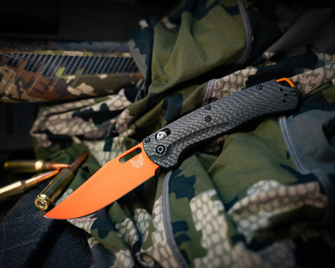 Benchmade 15535OR-01 Taggedout CPM-MagnaCut – Carbon Griff, Axis Lock Benchmade