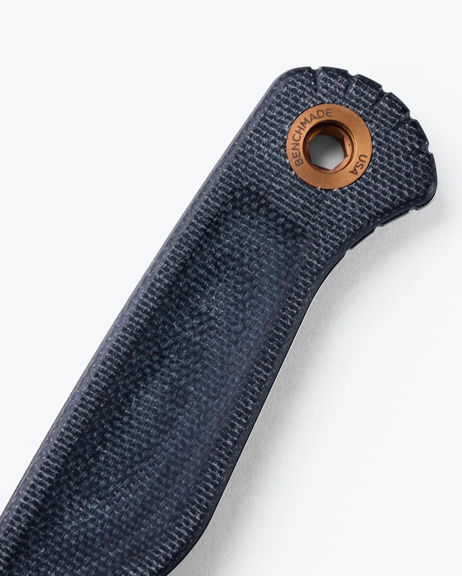 Benchmade 203-04 Dacian Stonewash – MagnaCut Fixed Blade mit Denim Micarta & Lederscheide Benchmade