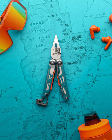 Leatherman Signal® Multi-Tool Santa Fe – Outdoor-Multitool mit 19 Funktionen, Feuerstarter & Signalpfeife Leatherman