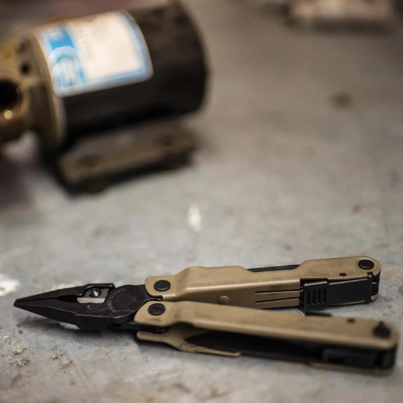 Leatherman Rebar® Braun Coyote 17 tools Leatherman