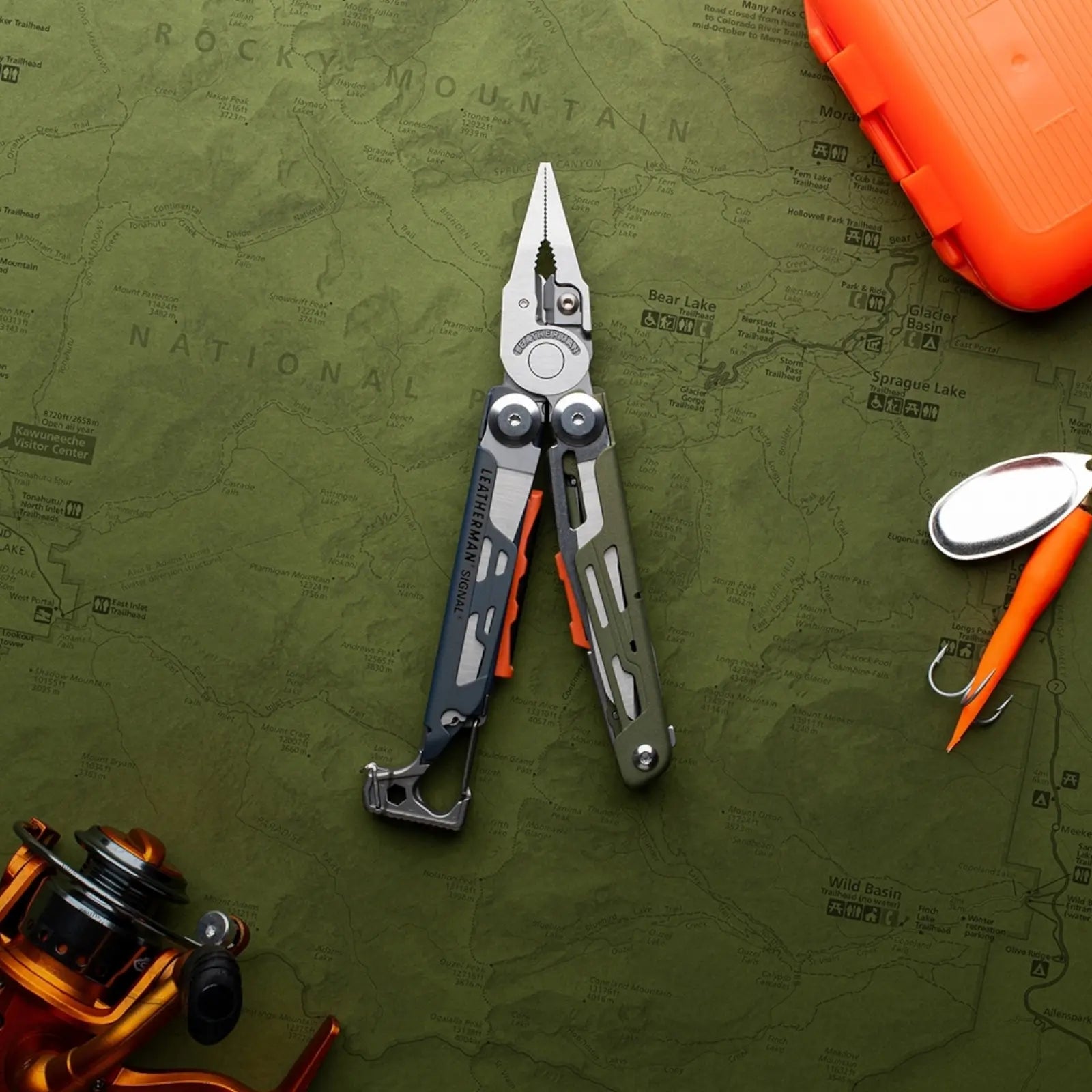 Leatherman Signal® Tundrascape Multi-Tool  – Outdoor-Multitool mit 19 Funktionen, Feuerstarter & Signalpfeife Leatherman