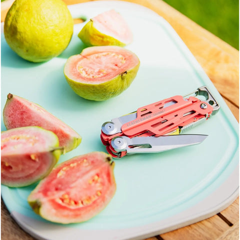 Leatherman SIGNAL® Guava 19 tools Leatherman