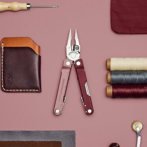 Leatherman Rebar® Heathered Cranberry 17 tools Leatherman