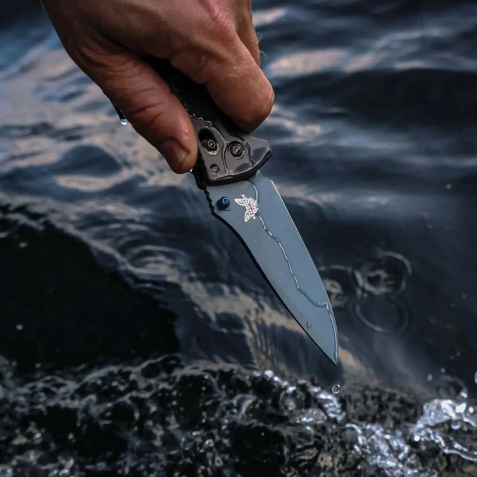 Benchmade 18060BT-01 Adira Tempest Gray – MagnaCut Taschenmesser für Wasser & Outdoor Benchmade