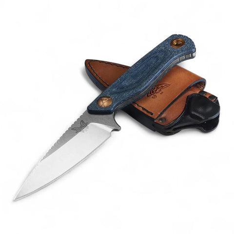 Benchmade 203-04 Dacian Stonewash – MagnaCut Fixed Blade mit Denim Micarta & Lederscheide Benchmade