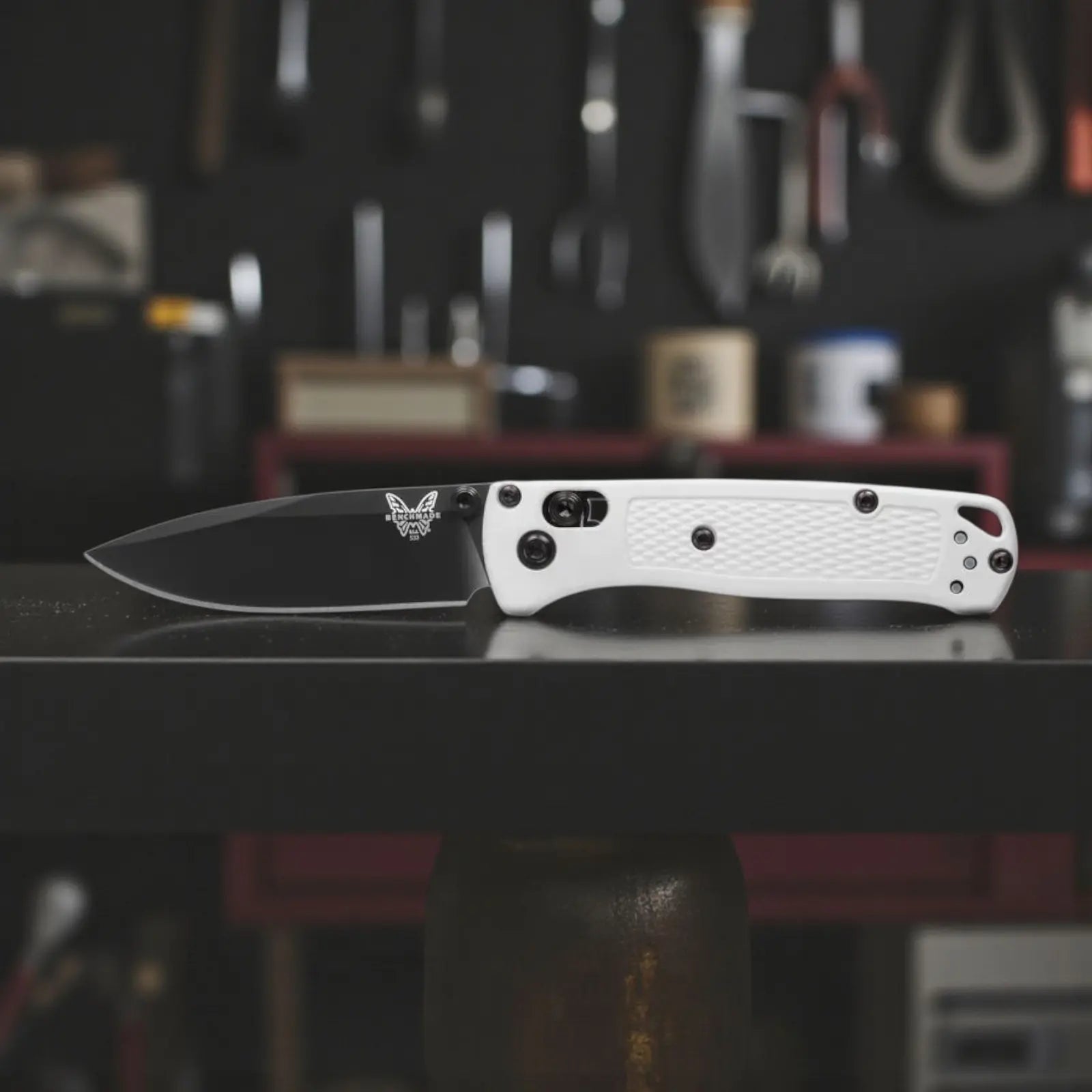 Benchmade 533BK-1 Mini Bugout – White Grivory, CPM-S30V, AXIS Lock Benchmade