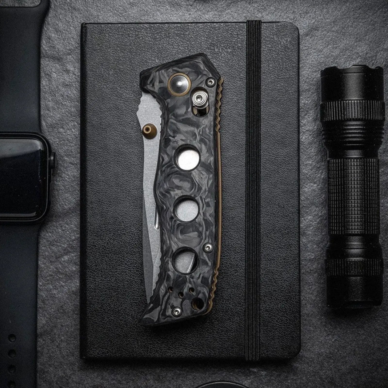 Benchmade 273-03 Mini Adamas – CPM-MagnaCut | Carbon Fiber | AXIS Lock Benchmade