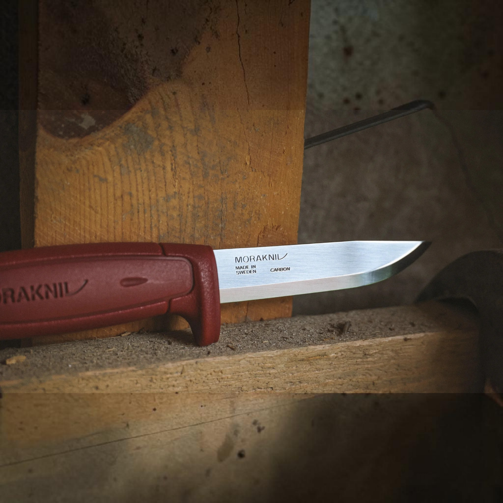 Morakniv Basic 511 (C) Arbeitsmesser – Carbonstahl 2 mm Klinge mit Scandi-Schliff | Made in Sweden