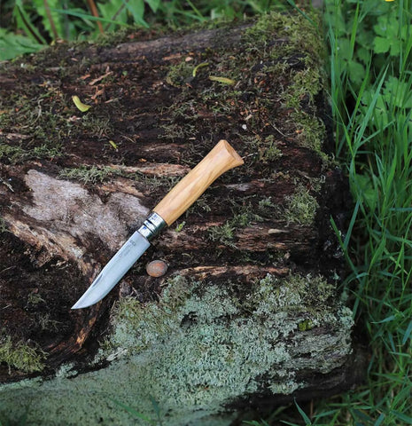 Opinel N°08 Olivenholz – Elegantes Taschenmesser mit Edelstahlklinge & mediterranem Holzgriff Opinel