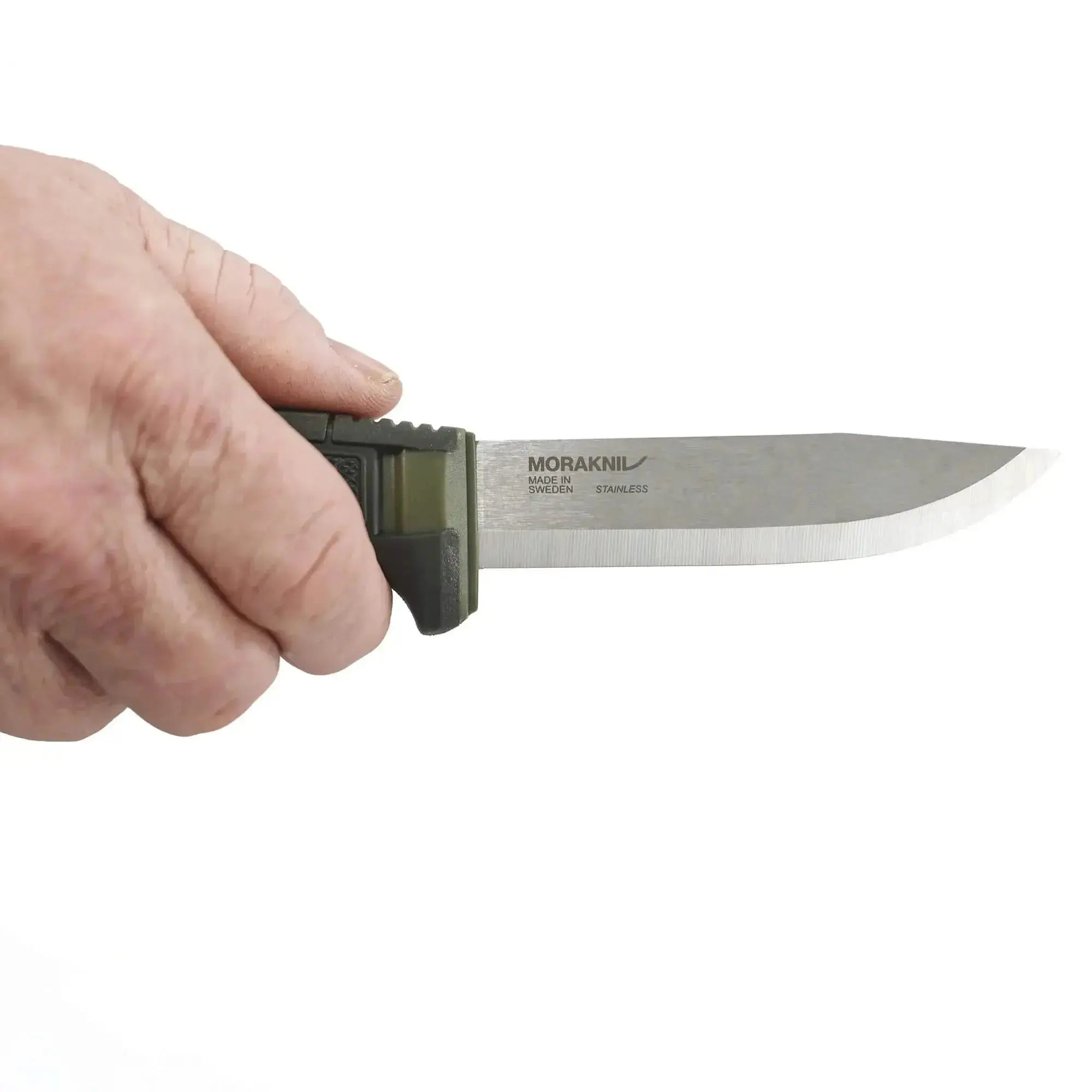 Morakniv Amberg (S) Deep Forests Outdoormesser im Einsatz in der Hand