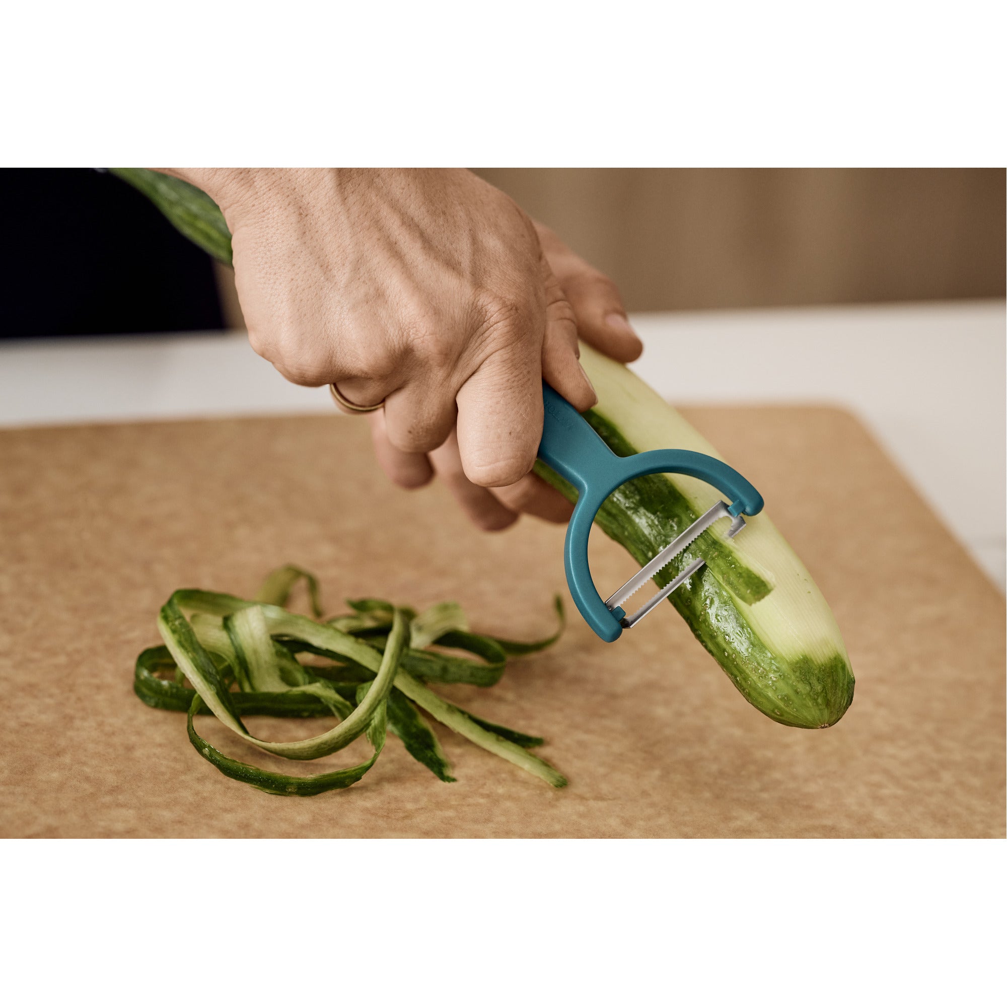 Victorinox Sparschäler für Obst & Gemüse, Extra Scharf