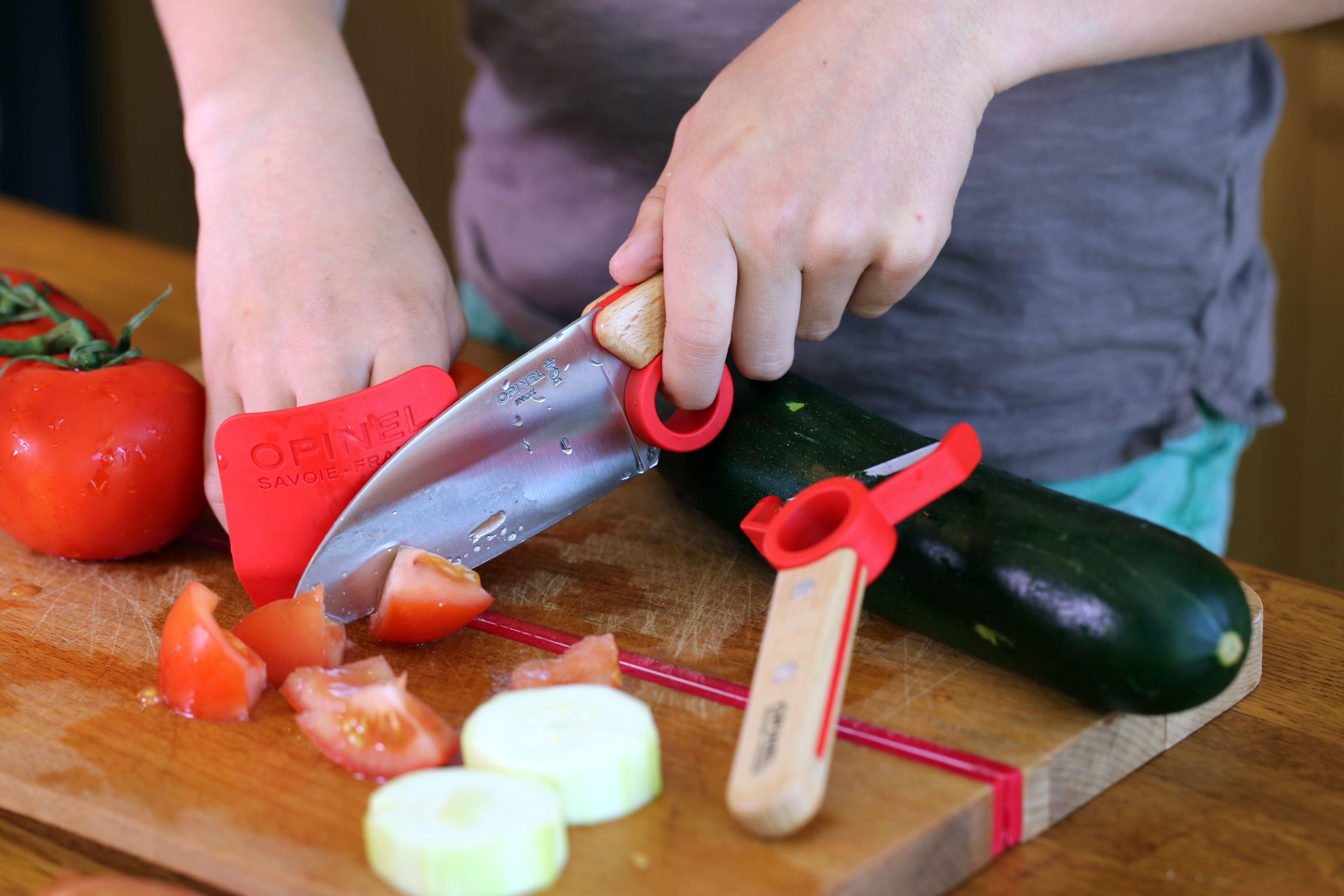 Opinel Le Petit Chef Kinder Küchenmesser-Set mit Fingerschutz und Sparschäler, 3-teilig