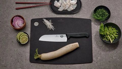 Victorinox Fibrox Santokumesser 17 cm – Profi-Küchenmesser mit Kullenschliff Victorinox