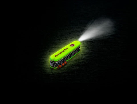 Victorinox Emergency Tool Huntsman Lite – Notfall-Multi-Tool mit LED, Feuerstahl & Trillerpfeife