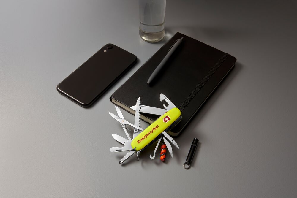 Victorinox Emergency Tool Huntsman Lite – Notfall-Multi-Tool mit LED, Feuerstahl & Trillerpfeife