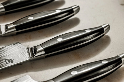 KAI Shun Nagare Black Santoku 18 cm – NDC-0702S | Premium Damastmesser KAI