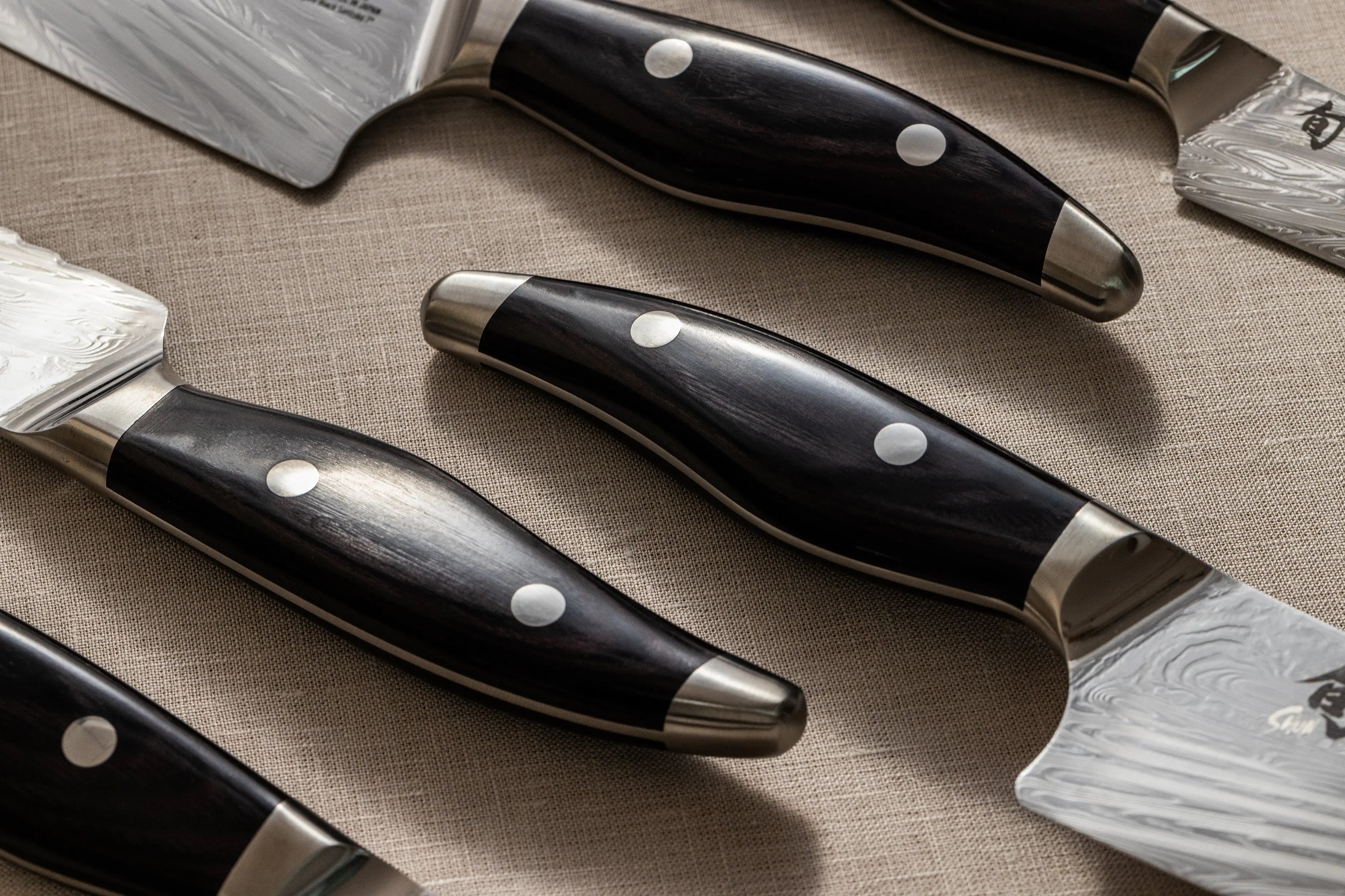KAI Shun Nagare Black Kochmesser 20 cm – NDC-0706S | Premium Dual-Core Damastmesser KAI
