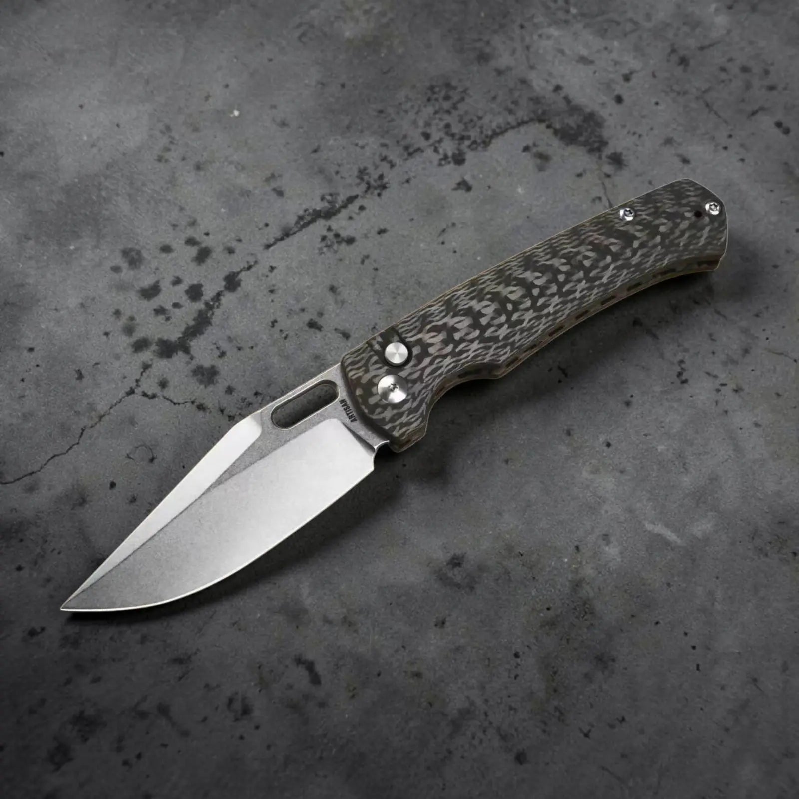 Artisan Revel Limited 1867 Stone Wash – freigestellte Detailaufnahme der stonewashed AR-SFII-Klinge