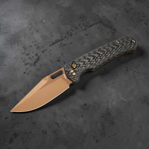 Artisan Revel Limited 1867 Rose Gold – Limitiertes Klappmesser mit AR-SFII & Carbon Fiber ArtisanCutlery