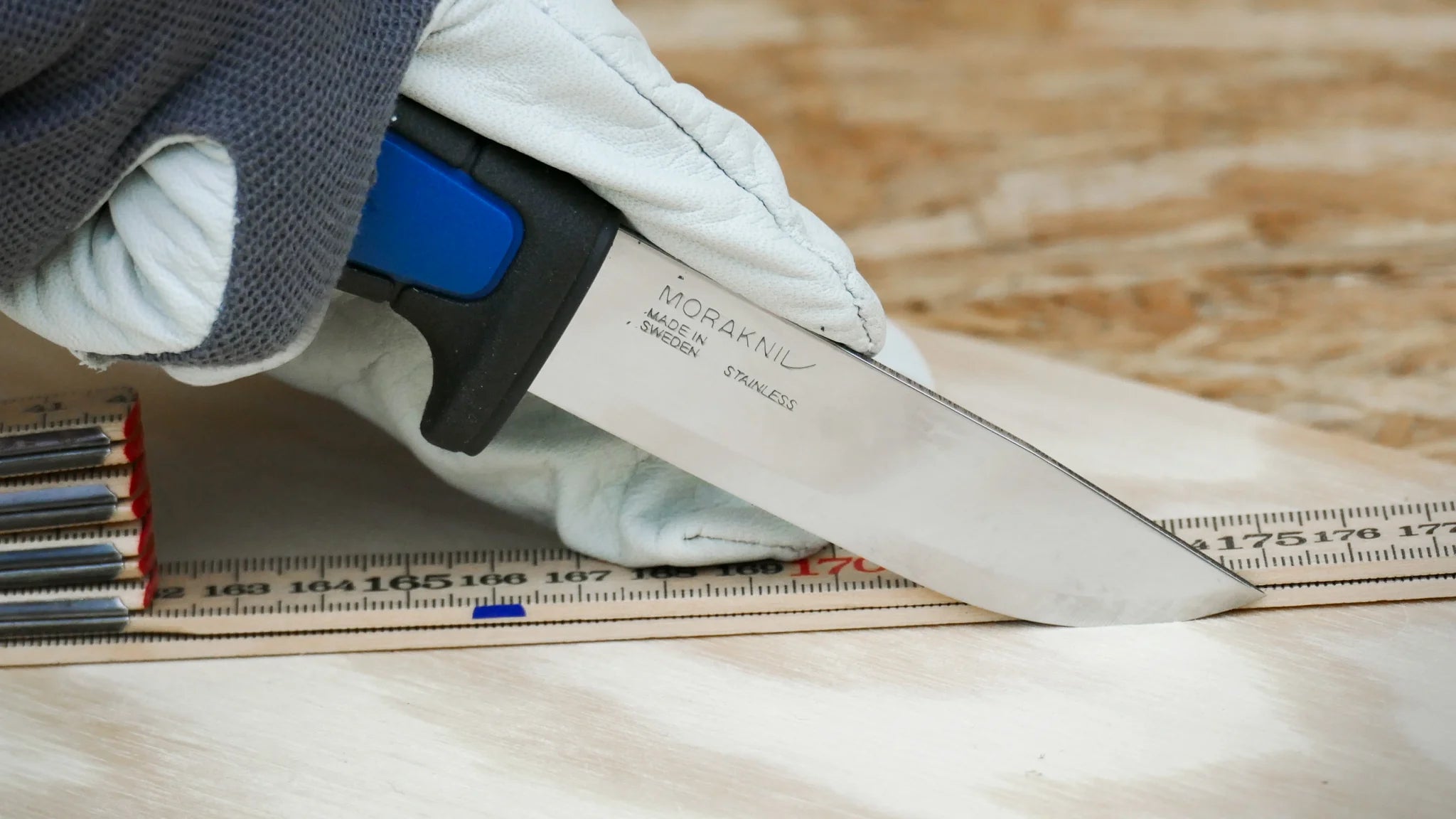 Morakniv Pro (S) Arbeitsmesser – 12C27 Edelstahl mit 2 mm Klinge & rutschfestem Griff