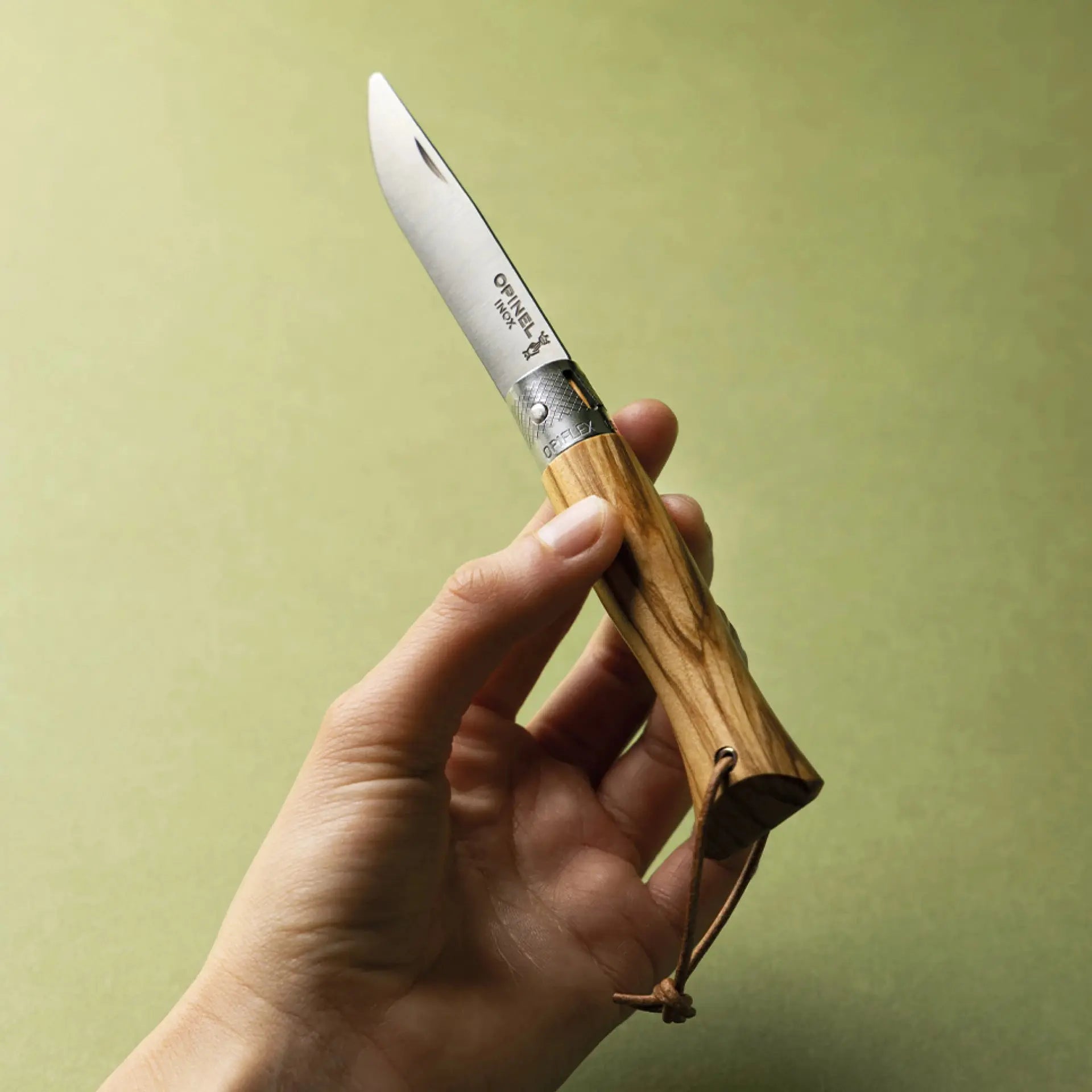 Opinel néo6 Opiflex Taschenmesser Olivenholz – 7 cm Klinge, Made in France Opinel