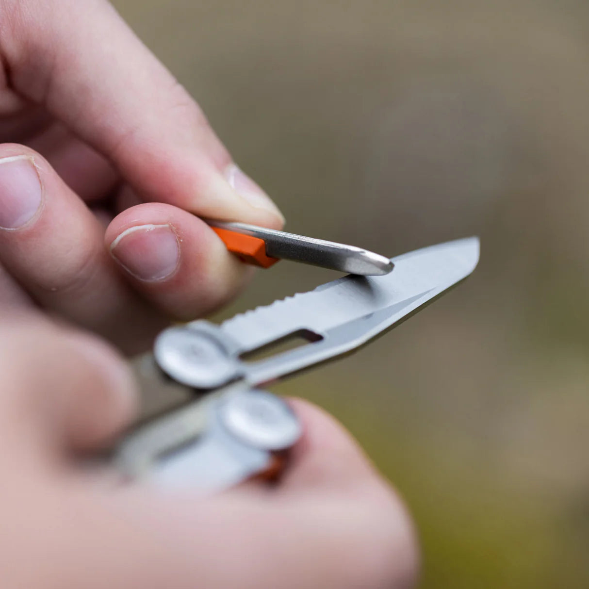 Leatherman Signal® Multi-Tool Mesa Verde – Outdoor-Multitool mit 19 Funktionen, Feuerstarter & Signalpfeife Leatherman