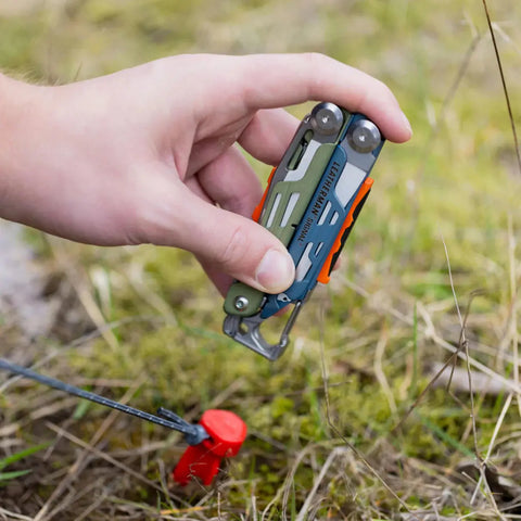 Leatherman Signal® Tundrascape Multi-Tool  – Outdoor-Multitool mit 19 Funktionen, Feuerstarter & Signalpfeife Leatherman