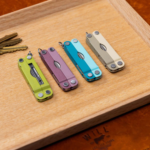 Leatherman Micra Jet Black/Parakeet/Heathered Blush/Edelstahl – Kompaktes Multi-Tool mit Schere für Schlüsselbund & Alltag Leatherman