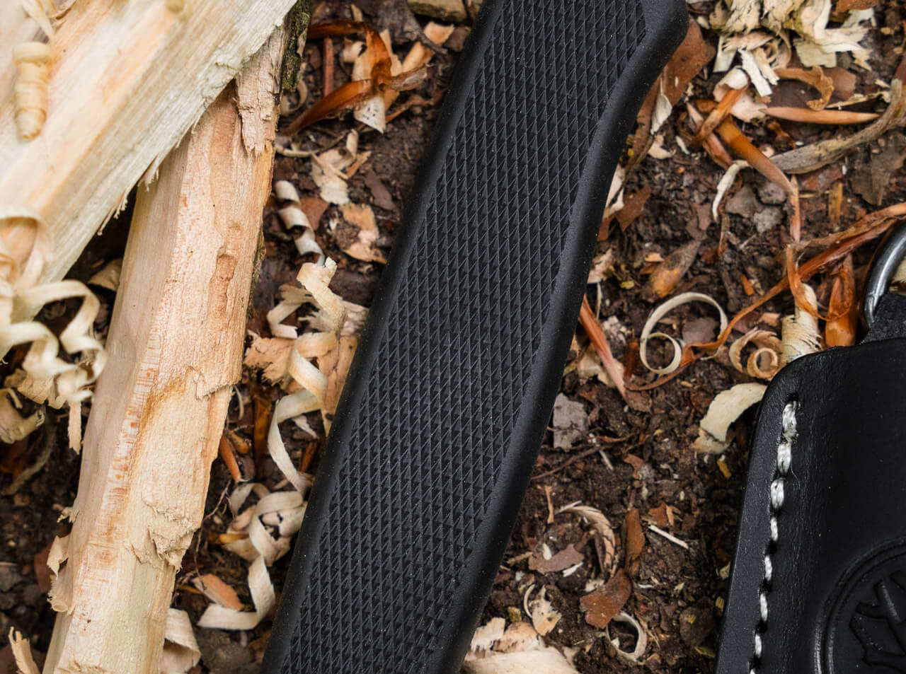 Böker Arbolito BK-1 – Bushcraft Messer N690 Stahl, TPE Griff, Lederscheide